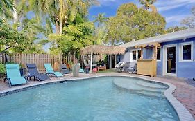 Kiki Grand Suite - Men'S Clothing Optional Guest Houses